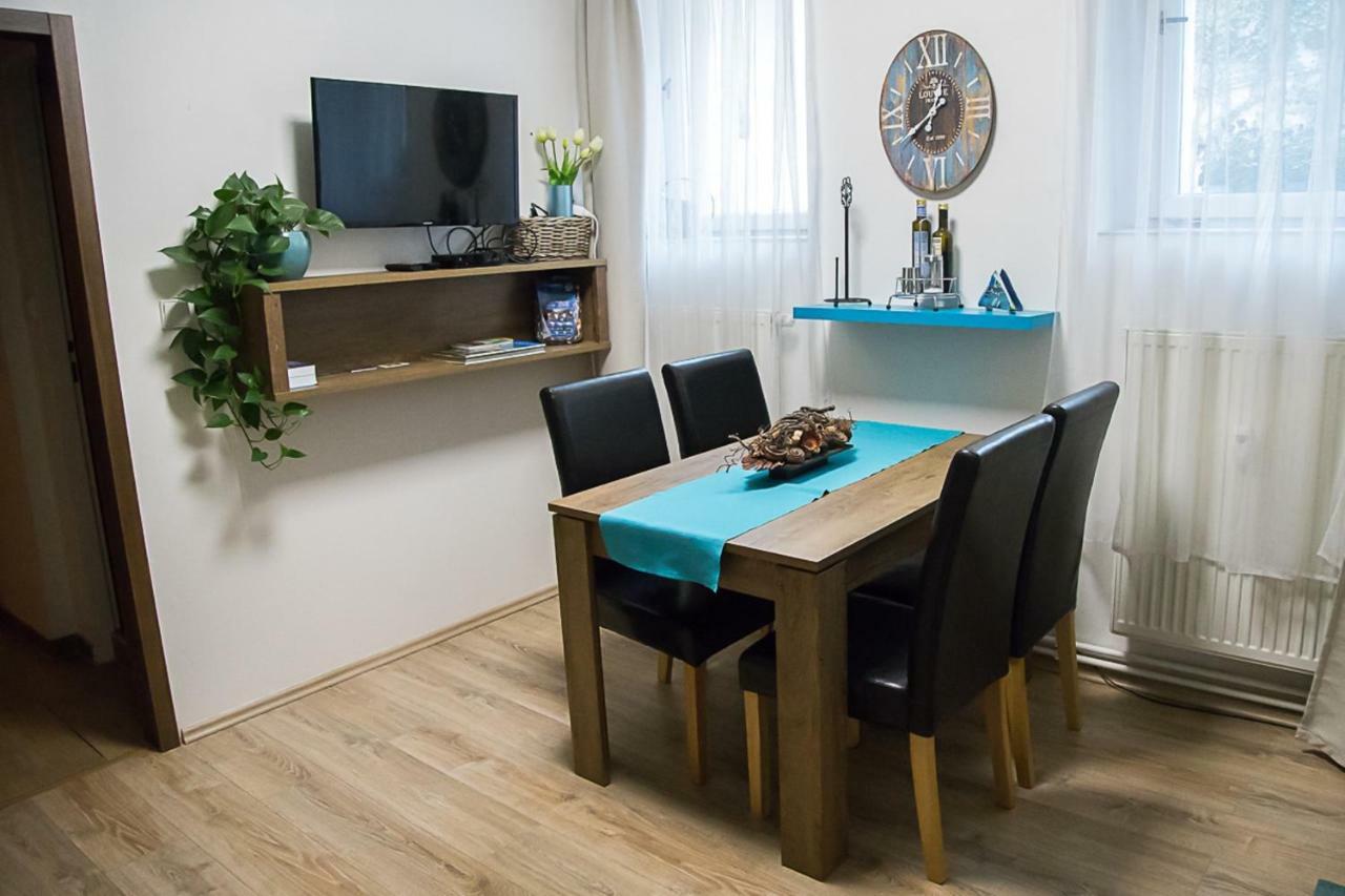 Nice Home To Stay At Prague Close To Castle With Terrace And Garden Exterior photo